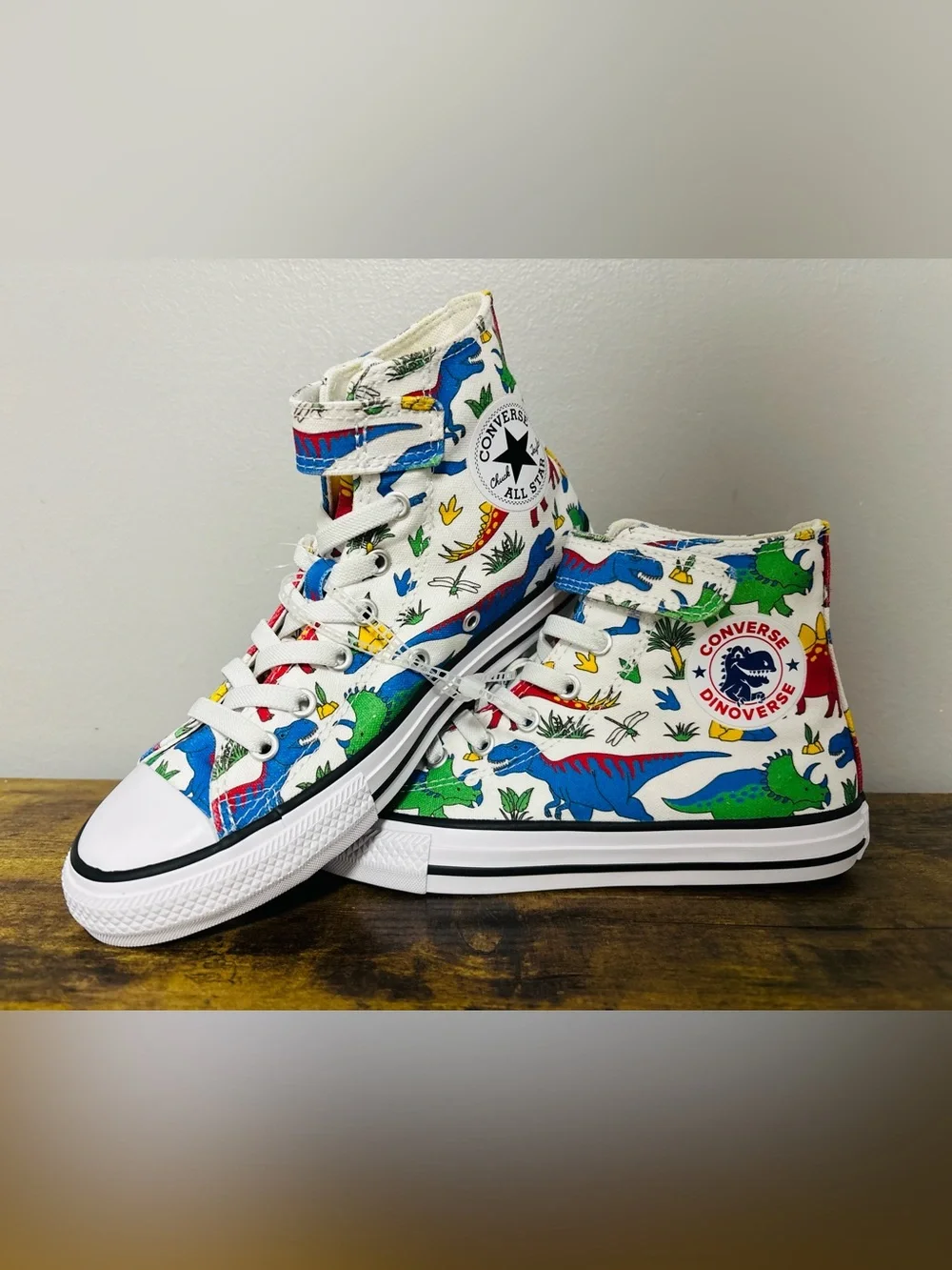 KIDS' CONVERSE LITTLE KID CHUCK TAYLOR ALLSTAR DINO MID-TOP SNEAKERS size 3 NWOT